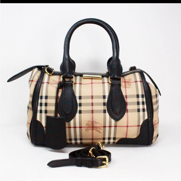 Original Burberry bag, like new, very little use. - Picture 1 of 7